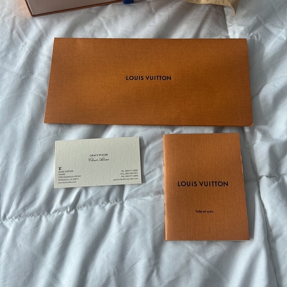 Louis Vuitton Epi Leather Pochette W/ full inclusion - Picture 14 of 15